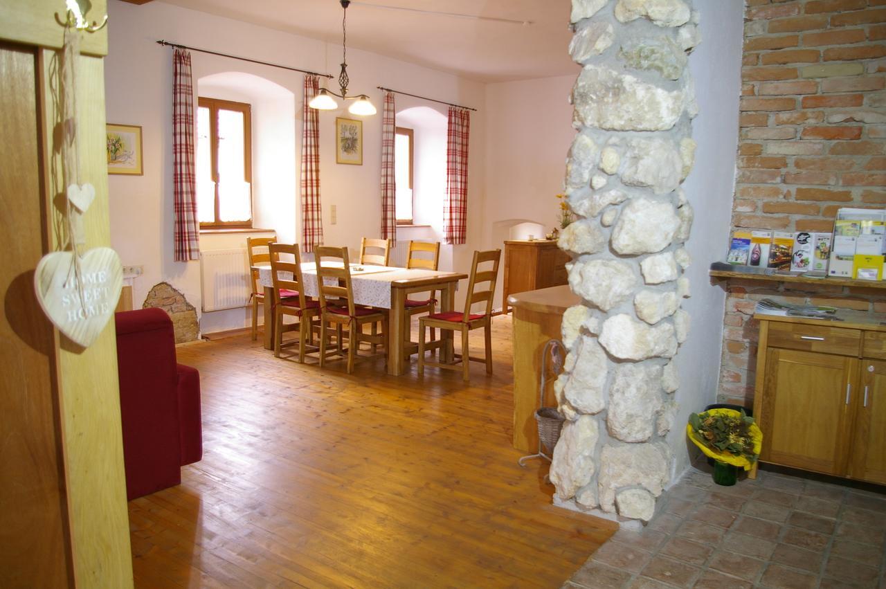 Ferienwohnung Zum Kapuziner Poysdorf Extérieur photo