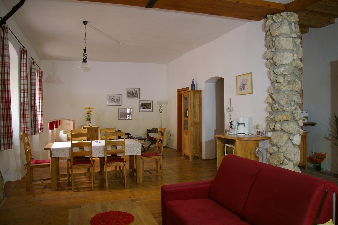 Ferienwohnung Zum Kapuziner Poysdorf Extérieur photo